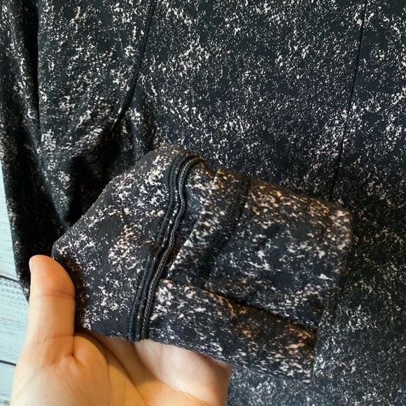 Lululemon Outrun the Elements Pullover 6 Misted Jacquard Black‎ White 1/2 Zip - Picture 6 of 8